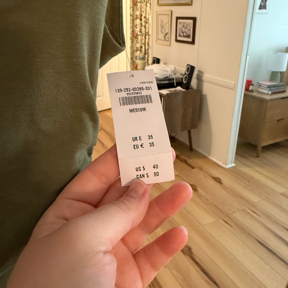 Abercrombie and Fitch Ava Top - Picture 2 of 4